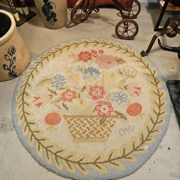 Vintage round floral Claire Murray rug - Picture 3 of 4